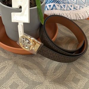 NWT Michael Kors. Size and L brown